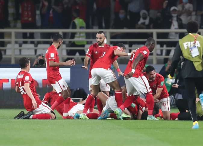 تشكيل الأهلي لمواجهة الهلال السعودي.. شريف وطاهر وعبد القادر فى الهجوم