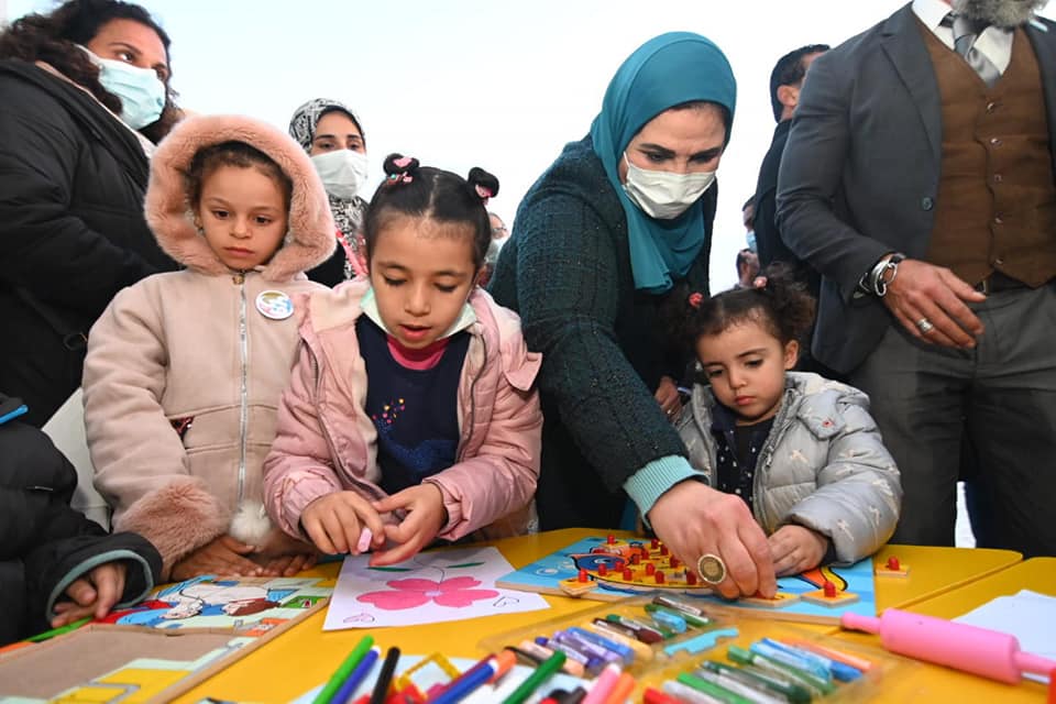 القباج  وممثل يونيسيف يتفقدان نشاط التضامن بمعرض القاهرة الدولي للكتاب