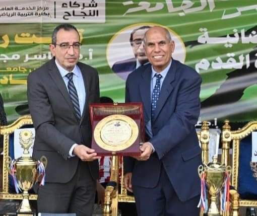 جامعة الفيوم: فريق منتخب الجامعة يفوز بكأسها