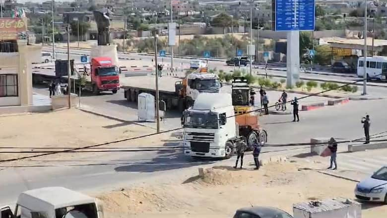 مسئول حدود فلسطيني: وصول شاحنات تنقل مساعدات إلى جنوب قطاع غزة