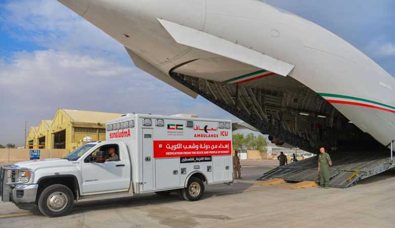 إقلاع طائرتين من الجسر الجوي الكويتي لإغاثة غزة