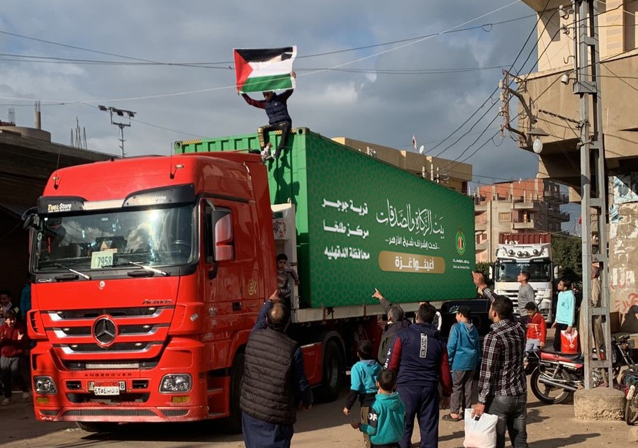 قرية «جوجر» بالدقهلية تشارك بـ 6 شاحنات في قافلة «بيت الزكاة والصدقات» الخامسة لغزة