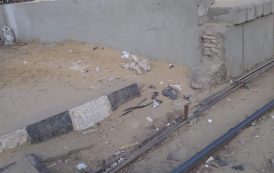 أين السلالم في نهايات ارصفة محطة قطارات اشمون؟