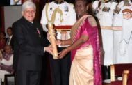 رئيسة الهند تمنح جوائز بادما للعديد من الشخصيات البارزة