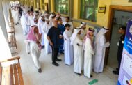 الناخبون الكويتيون يصوتون في أول انتخابات في عهد الأمير الجديد