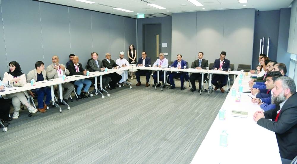 سلطنة عُمان وسنغافورة تبحثان فرص التعاون في مجالات الصناعة والتجارة وتقنية المعلومات