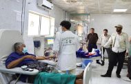 مركز الملك سلمان يسلّم معدات طبية لمستشفى ويطلع على تشغيل مركز الغسيل الكلوي باليمن