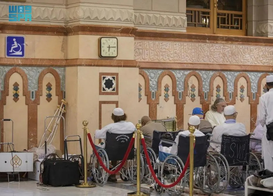 مصليات وغرفة خاصة بالصم.. وعربات تنقل لكبار السن وذوي الإعاقة في المسجد النبوي