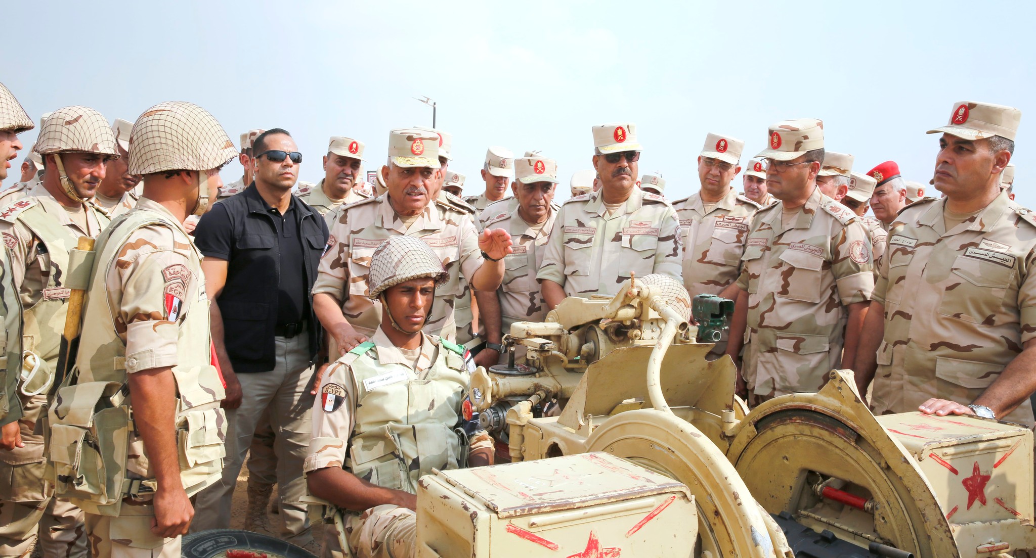 وزير الدفاع يتفقد منظومة التدريب القتالى لأحد تشكيلات الجيش الثانى الميدانى