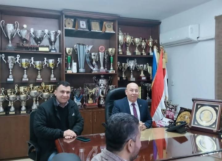 رئيس الاتحاد المصري للكاراتيه يستقبل وفدًا من نادي أبو كبير الرياضي لتهنئته بالفوز في الانتخابات