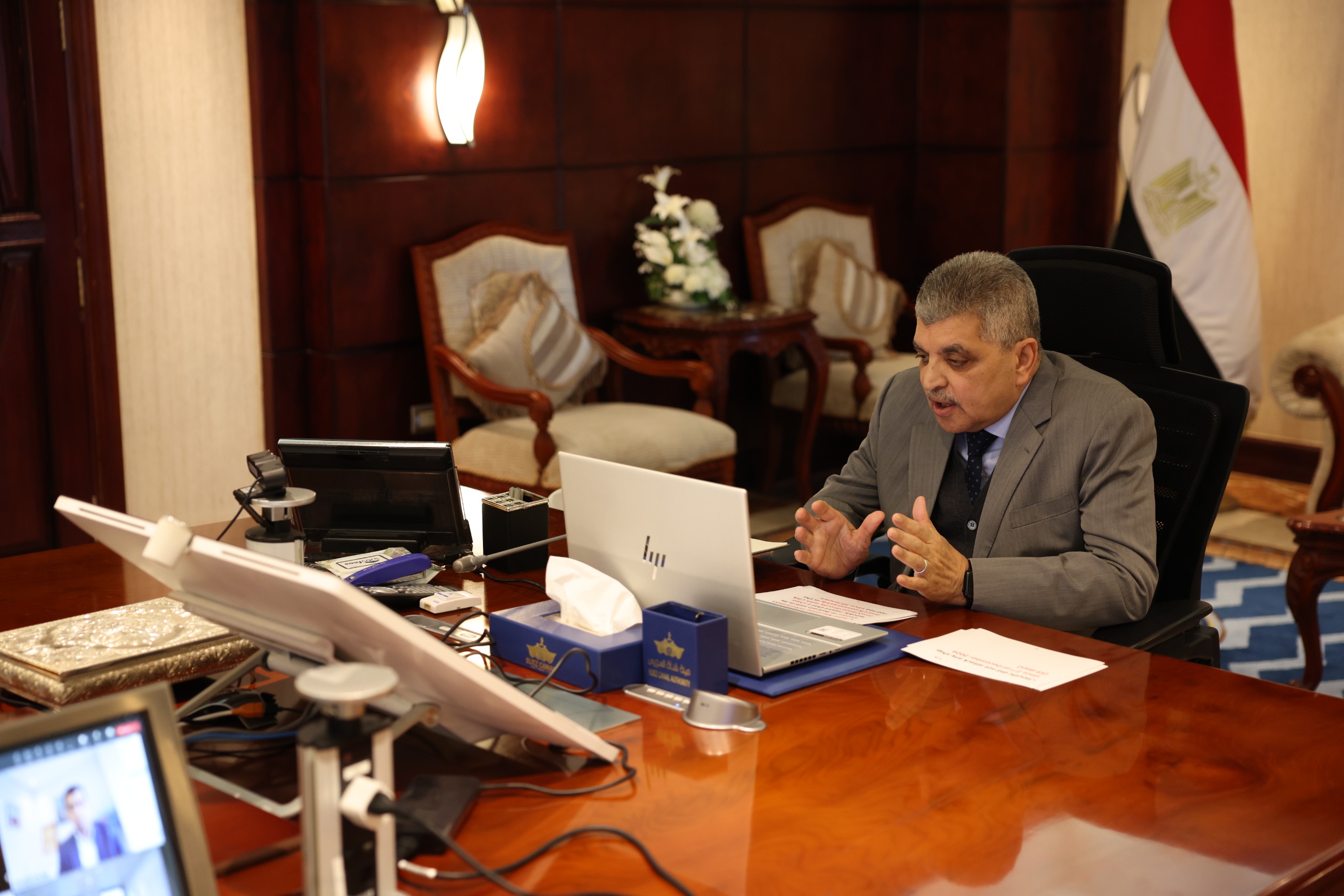 الفريق ربيع يبحث سبل التعاون مع مجموعة إيه بي موللر ميرسك