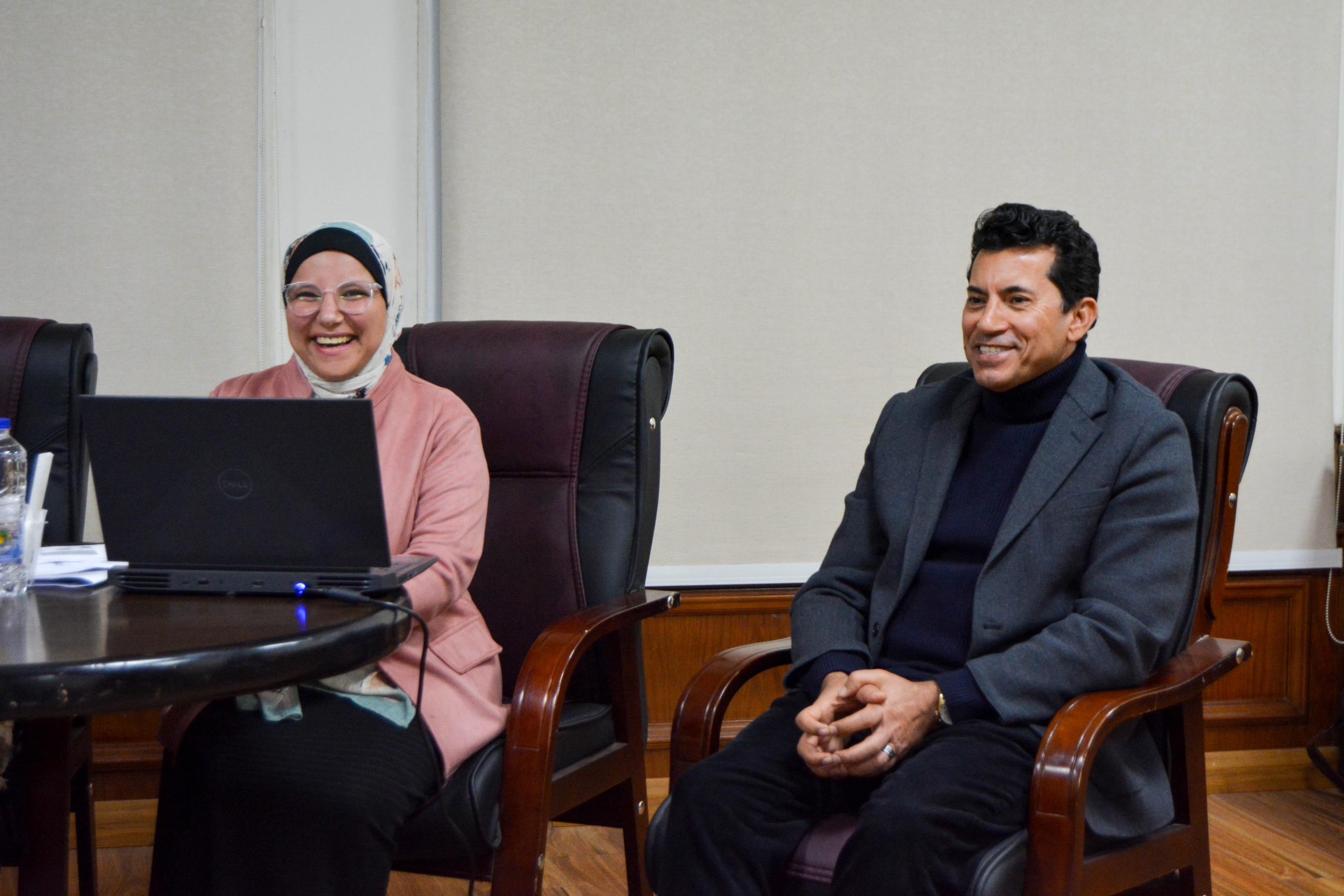 صبحى يشهد مقابلات المتقدمين للتطوع بمعرض القاهرة الدولي للكتاب بالتعاون مع الثقافة واليونيسف