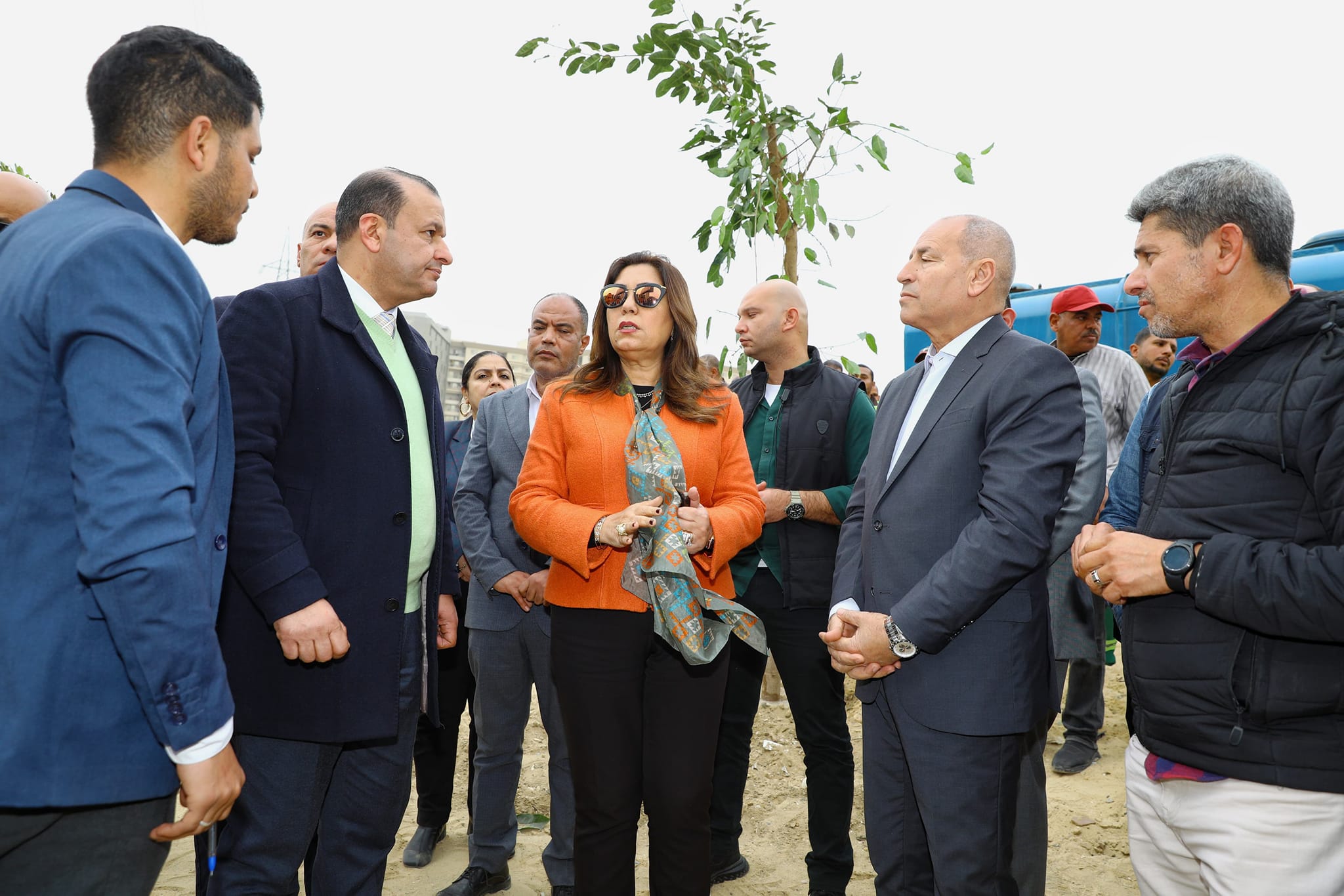 وزيرة المحلية ومحافظ القاهرة يتفقدان تنفيذ المرحلة الأولي لمشروع زراعة وتشجير الطريق الدائري