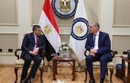 بدوى يجرى مباحثات ثنائية مع الرئيس التنفيذى لشركة بيكر هيوز العالمية