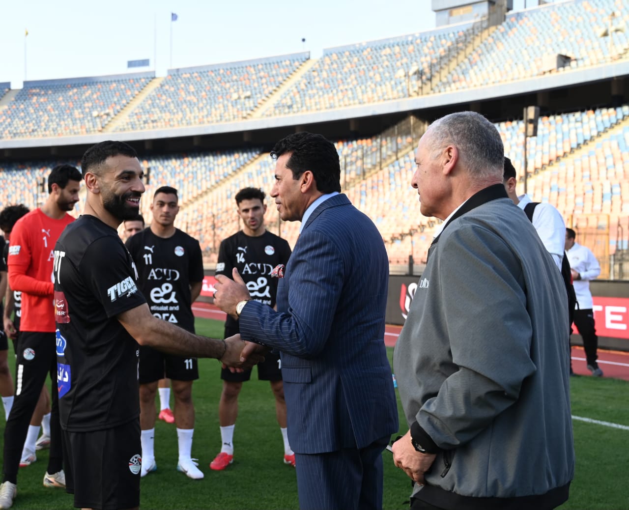 وزير الرياضة يهنئ المنتخب الوطني بالفوز على إثيوبيا ويطالب الجماهير بمؤازرة المنتخب فى مباراة سيراليون