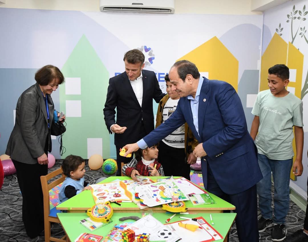 الرئيسان السيسي وماكرون يتفقدان مستشفى العريش وجرحى غزة