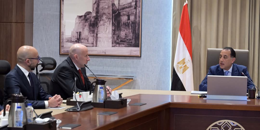 مدبولى يؤكد دعمه لاستثمارات شركة 