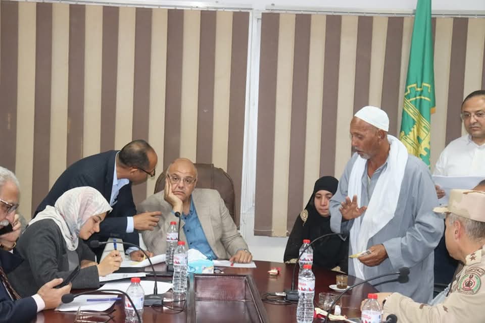 محافظ القليوبية يواصل لقائه لحل مشكلات مواطني بنها وطوخ وكفر شكر وقها