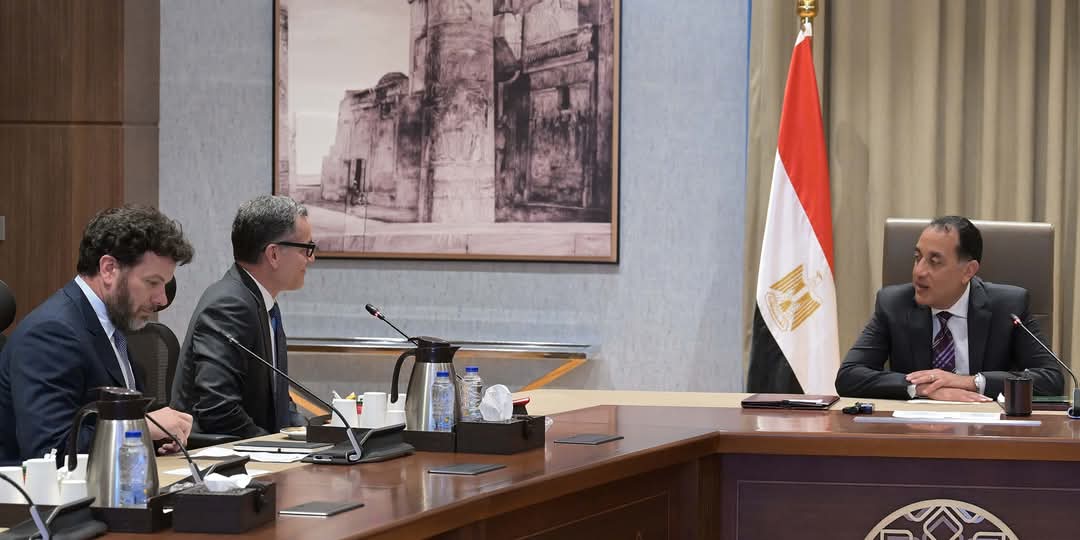 رئيس الوزراء يلتقي الرئيس التنفيذي لمتاجر 