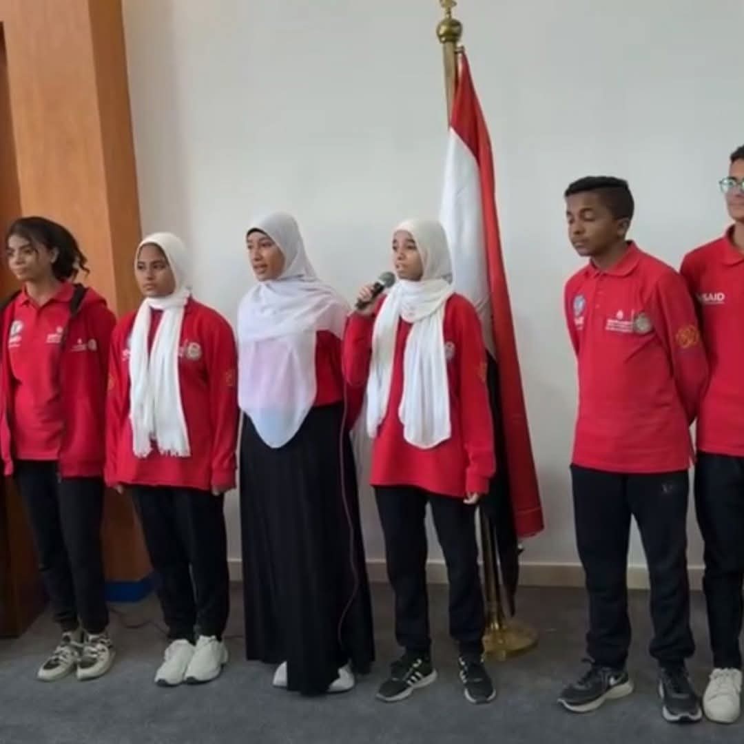 وزير الثقافة يوجّه بتبنّي الطالبة الموهوبة “ملك عبد الله” بعد أدائها المميز أمام رئيس مجلس الوزراء في أسيوط