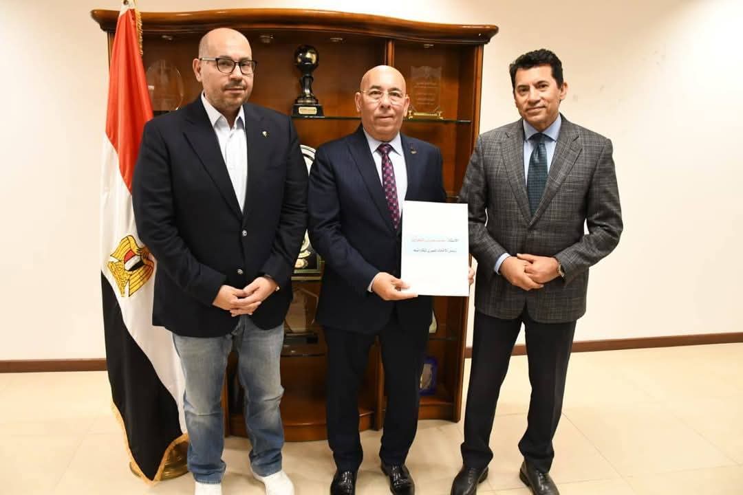 وزير الرياضة ورئيس اللجنة الاولمبية يكرّمان أبطال منتخبات الكاراتيه بعد التتويج في بطولات العالم والدوري العالمي