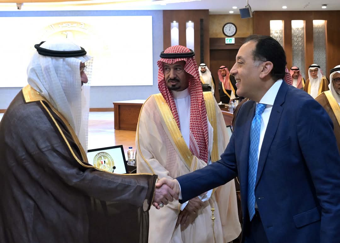 رئيس الوزراء يستقبل وفدًا من رجال الأعمال السعوديين لبحث فرص التعاون المشتركة