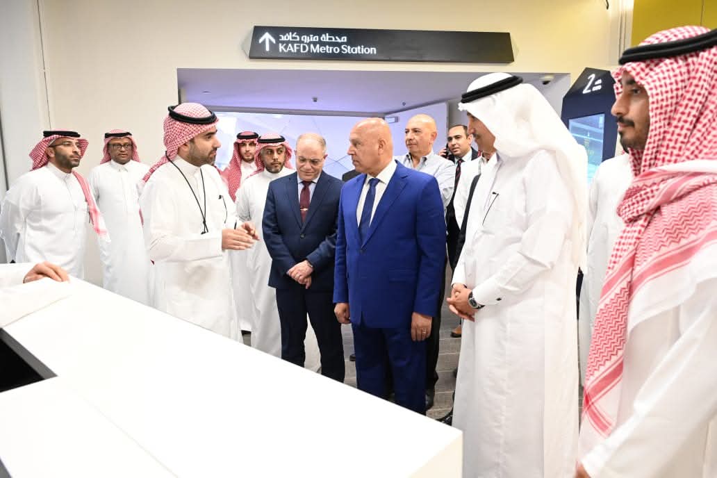 وزير الصناعة: توجيهات رئاسية بالتوسع في انشاء وسائل النقل الجماعي الأخضر الصديقة للبيئة