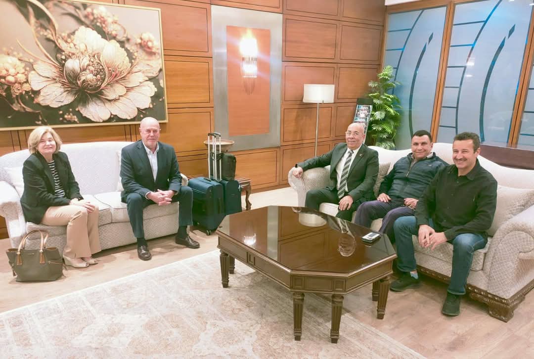 رئيس الاتحاد المصري للكاراتيه يستقبل رئيس الاتحاد الدولي في مطار القاهرة استعدادًا لانطلاق الدوري العالمي