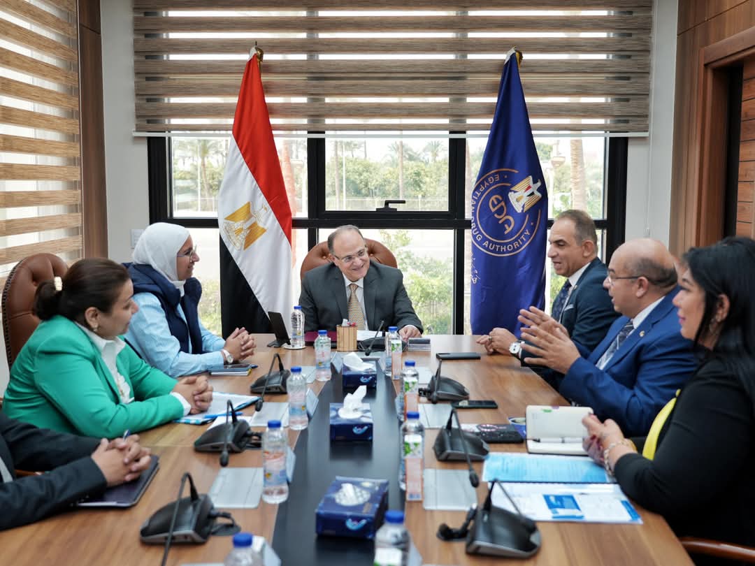 الغمراوي.. يؤكد سعي الهيئة الدائم لتطوير قطاع الصناعات الطبية في مصر