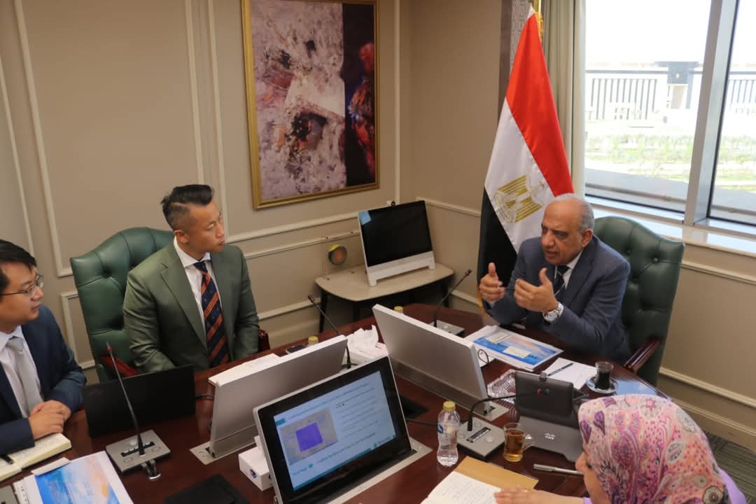 عصمت يبحث مع شركة ستيت جريد ‏
