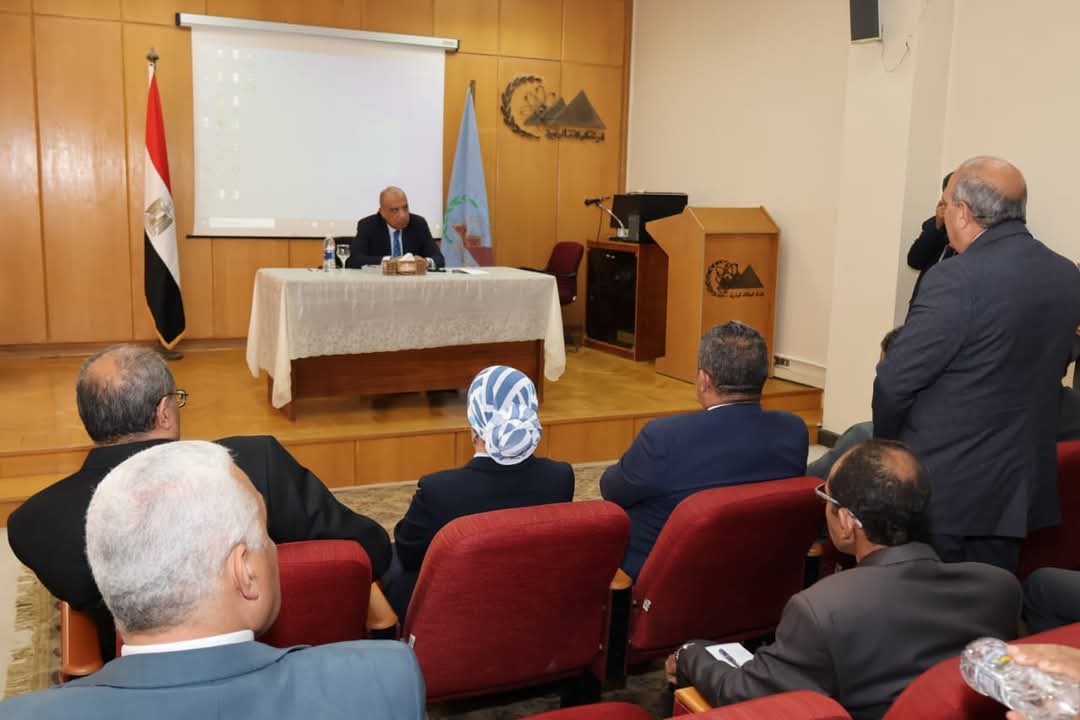 وزير الكهرباء يجتمع بقيادات الطاقة الذرية ويناقش التحديات والرؤية الأستراتيجية