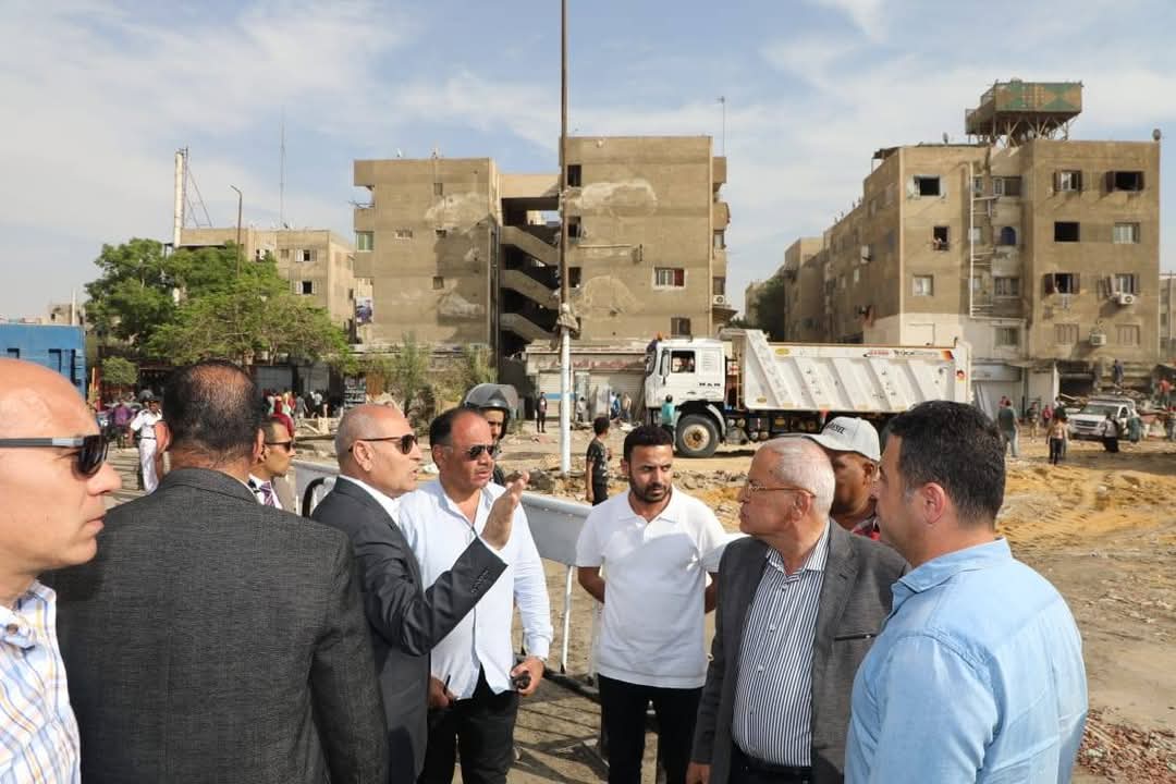 محافظ القاهرة: رفع كافة المخلفات الناتجة عن إزالة سوق الزلزال العشوائى بالمقطم