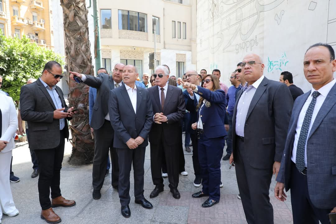 مستشار رئيس الجمهورية للتنمية المحلية ومحافظ القاهرة يناقشان إعادة إحياء وتشغيل محل جروبي
