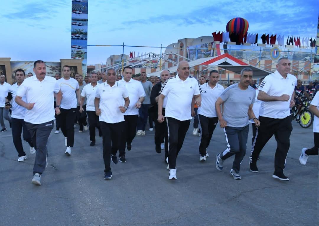رئيس الأركان يتفقد المنظومة التعليمية بمعهد ضباط الصف المعلمين ويلتقى بأعضاء هيئة التدريس والطلبة