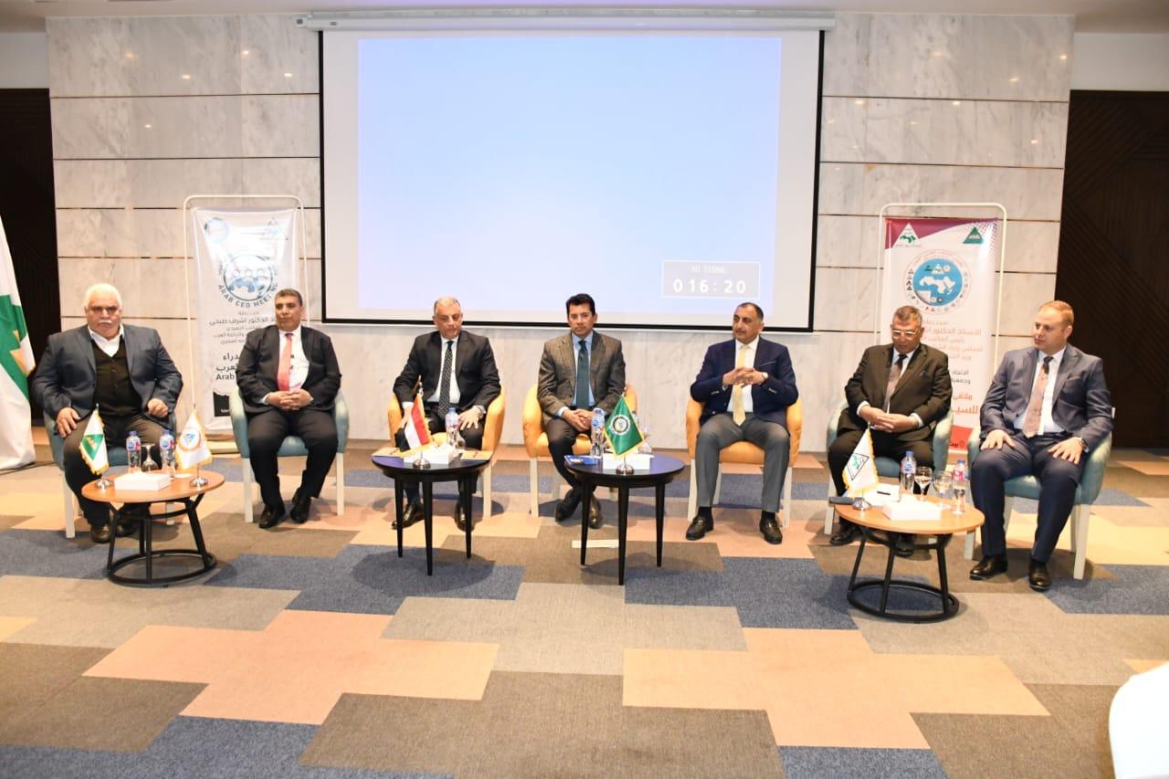 وزير الشباب والرياضة ومحافظ الاسماعيلية يشهدان افتتاح ملتقى الشباب العربي الأول للسياحة الشبابية