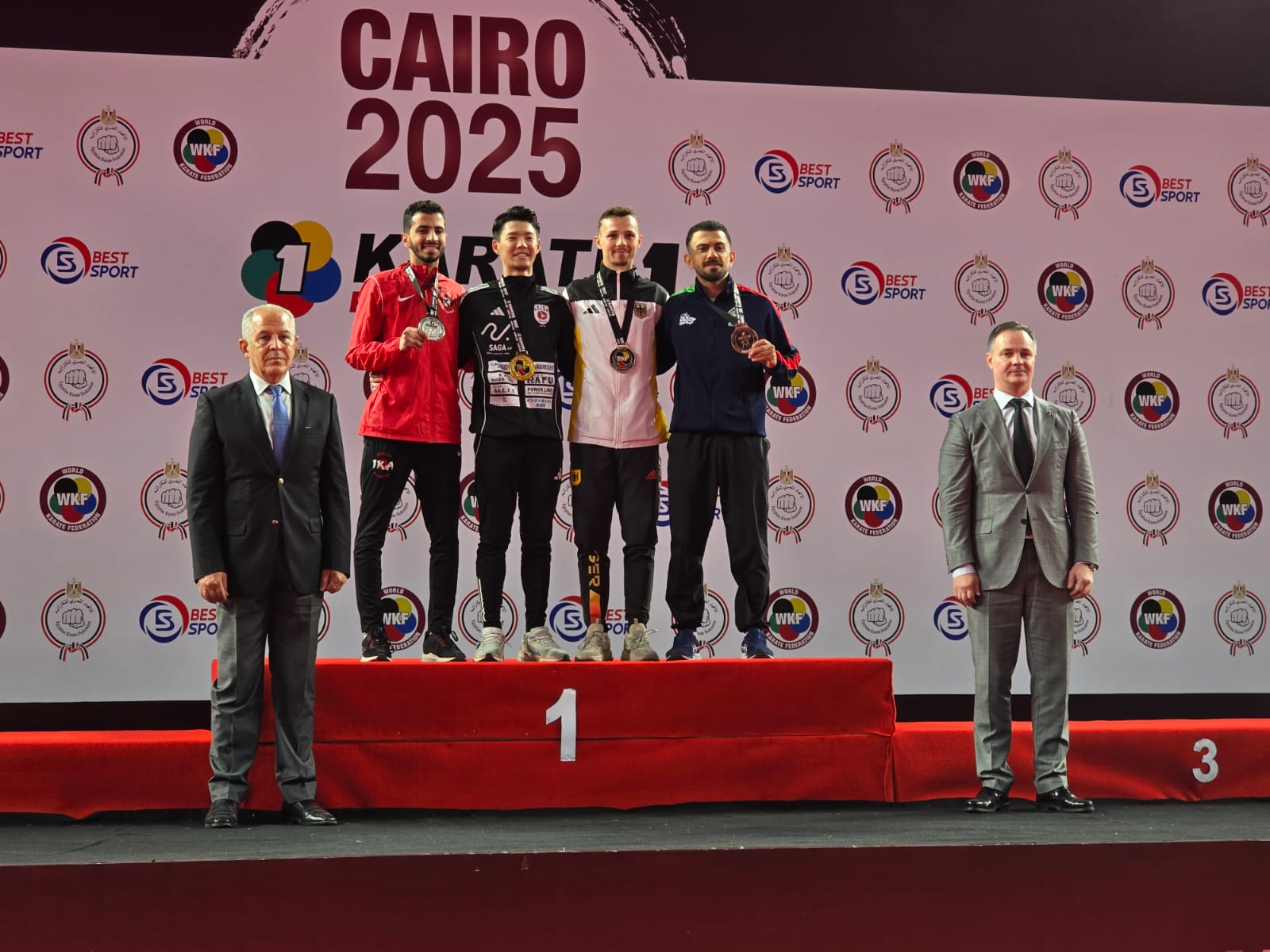 زياد على يحقق الميدالية الفضية ببطولة الدورى العالمى للكاراتيه بالقاهرة