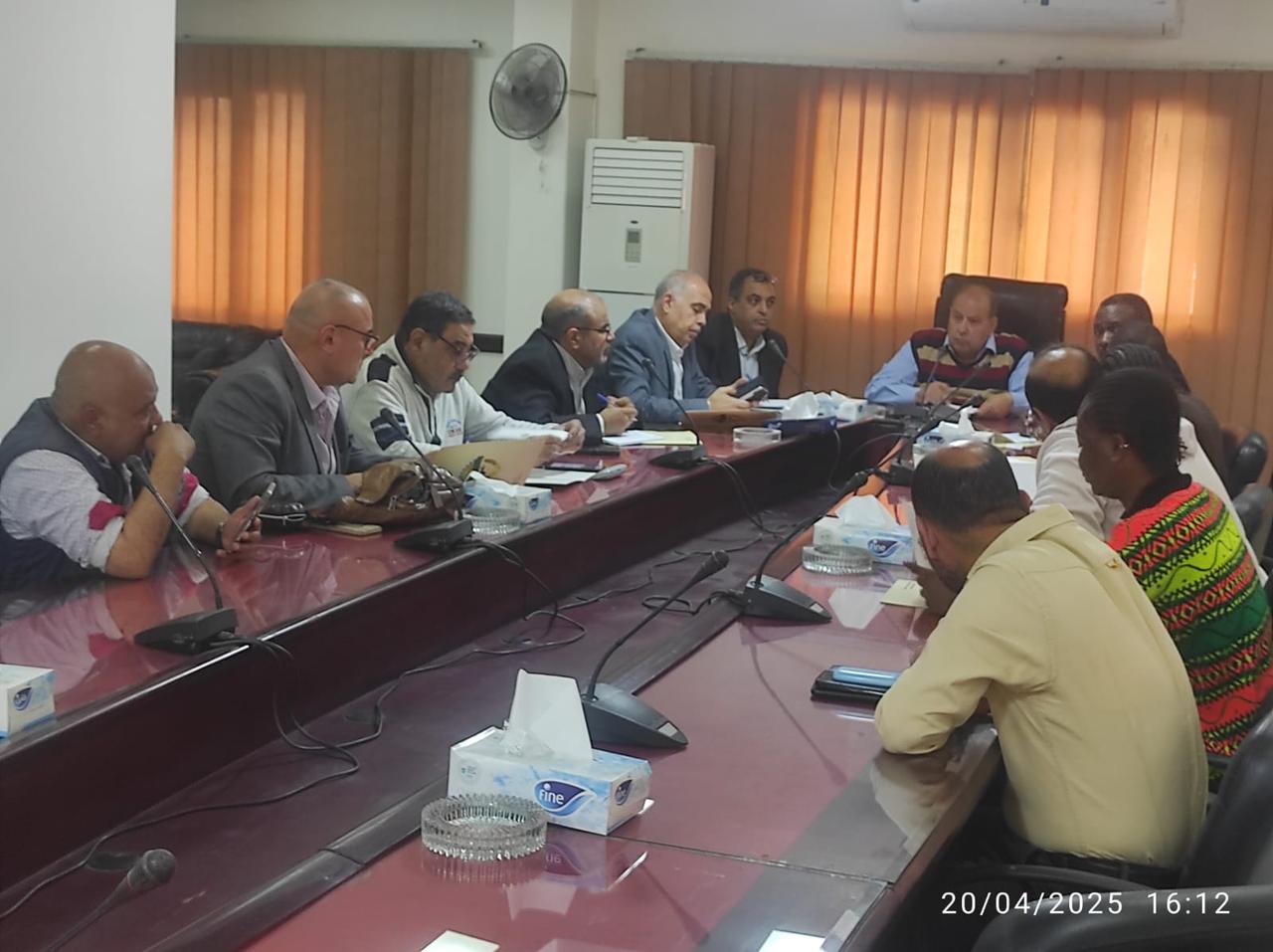 الزاهد يجتمع مع رئيس غرفة التجارة بالكونغو الديمقراطية