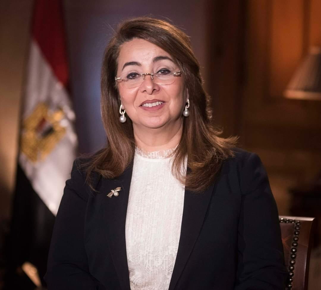 وزير الأوقاف ينعى والدة الدكتورة غادة والي ويتقدم لها بخالص العزاء