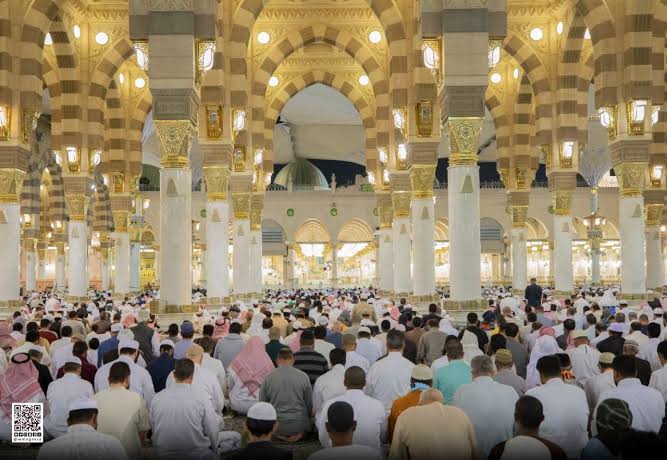 أكثر من 13 مليون زائر للصلاة في الروضة الشريفة خلال عام