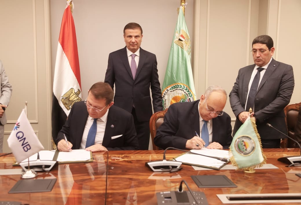 وزير الزراعة يشهد توقيع بروتوكول تعاون بين مركز بحوث الصحراء وبنك QNB مصر لتنمية الزراعة في سيناء