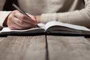 حجاج أول عويشة تكتب.. تهويدة الفناء
