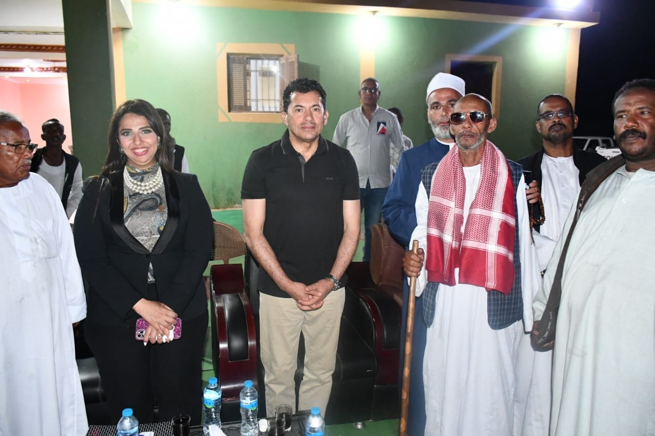 وزير الشباب والرياضة يلتقي عددا من شيوخ القبائل وأعضاء مجلسي النواب والشيوخ بشلاتين