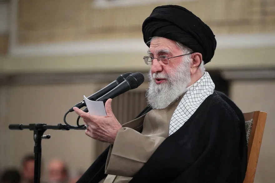 خامنئي: لست متفائلا ولا متشائما أكثر مما ينبغي حيال المحادثات مع أمريكا