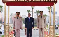 بمناسبة الإحتفال بالذكرى الثالثة والأربعين لتحرير سيناء الرئيس السيسى يضع إكليل من الزهور علي النصب التذكارى للجندى المجهول بمدينة نصر