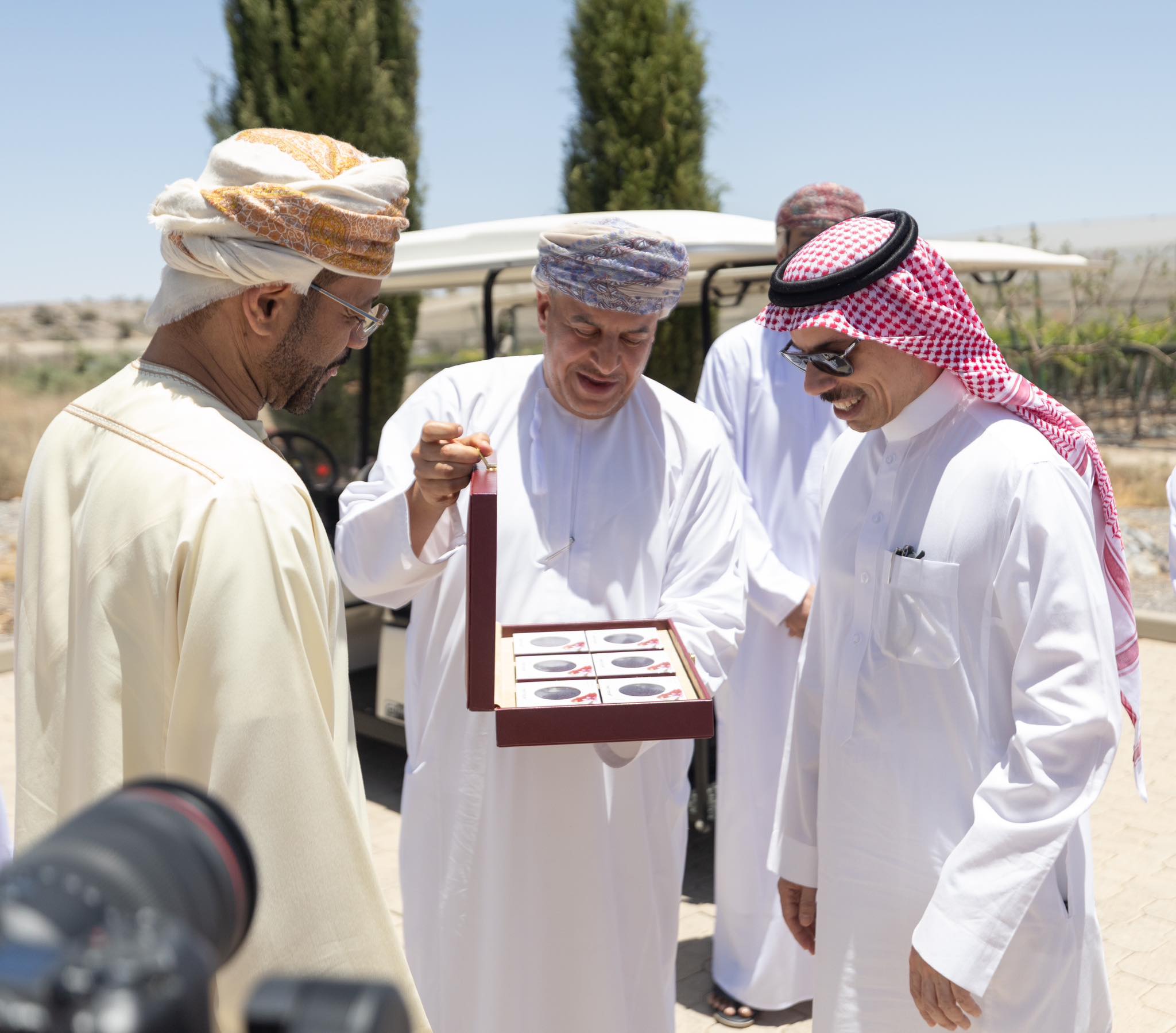 بالصور.. جولة وزير الخارجية السعودى ونظيره العمانى فى الجبل الاخضر