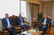 وزير قطاع الأعمال العام يبحث مع شركة التوكل الكهربائية 