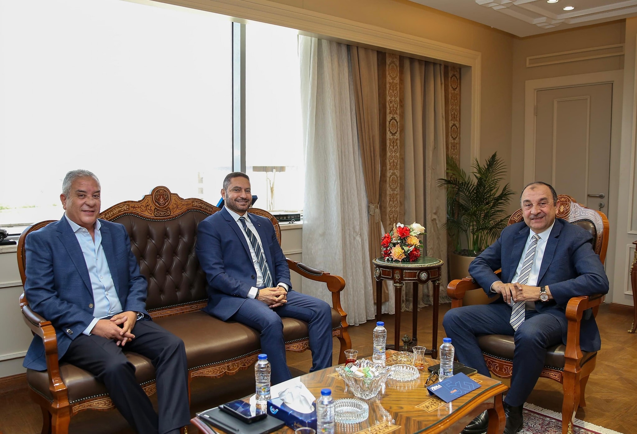 وزير قطاع الأعمال العام يبحث مع شركة التوكل الكهربائية 