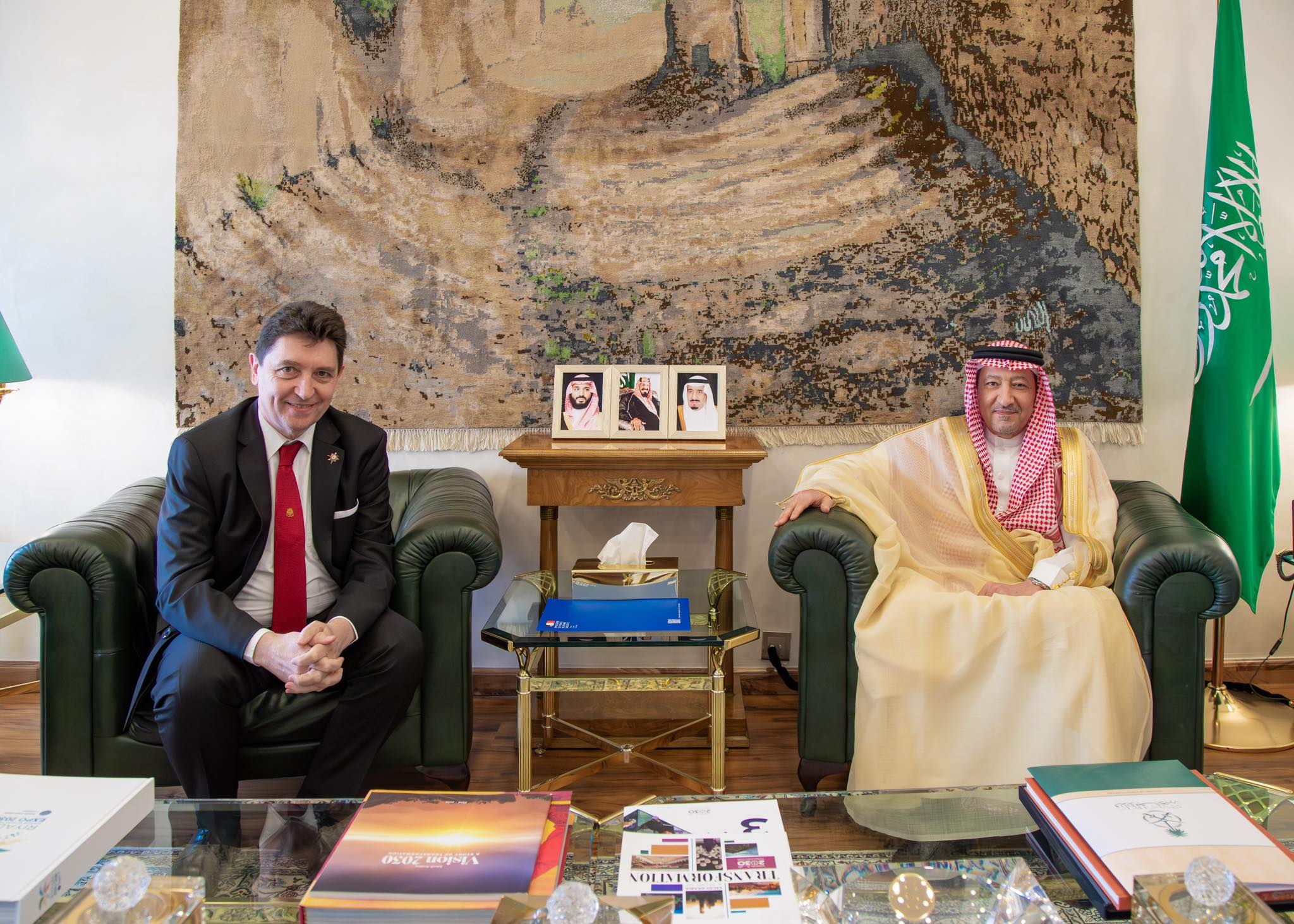 نائب وزير الخارجية السعودى يستقبل نائب رئيس لجنة الشئون الخارجية والدفاع والقوات المسلحة بمجلس الشيوخ الفرنسي