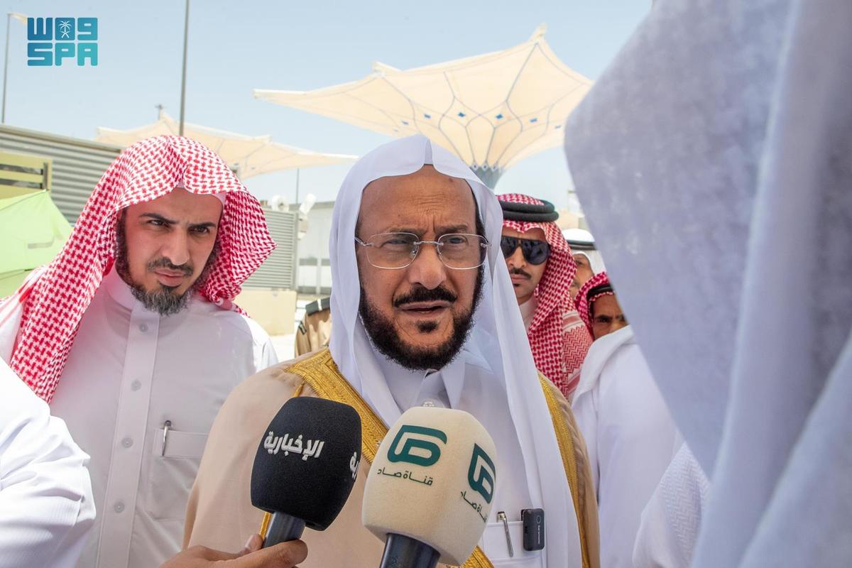 وزير الشئون الإسلامية يدشن 8 مشاريع تطويرية في مساجد المشاعر المقدسة