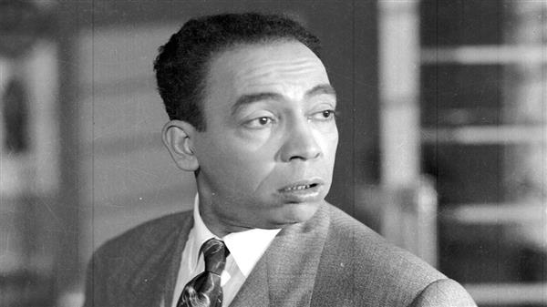 إبراهيم خليل إبراهيم يكتب.. في ذكرى إسماعيل ياسين الضاحك الباكي